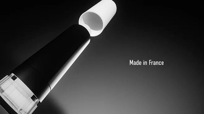 April storyboard: The black cartridge slides out of its white case beside the words Made in France.