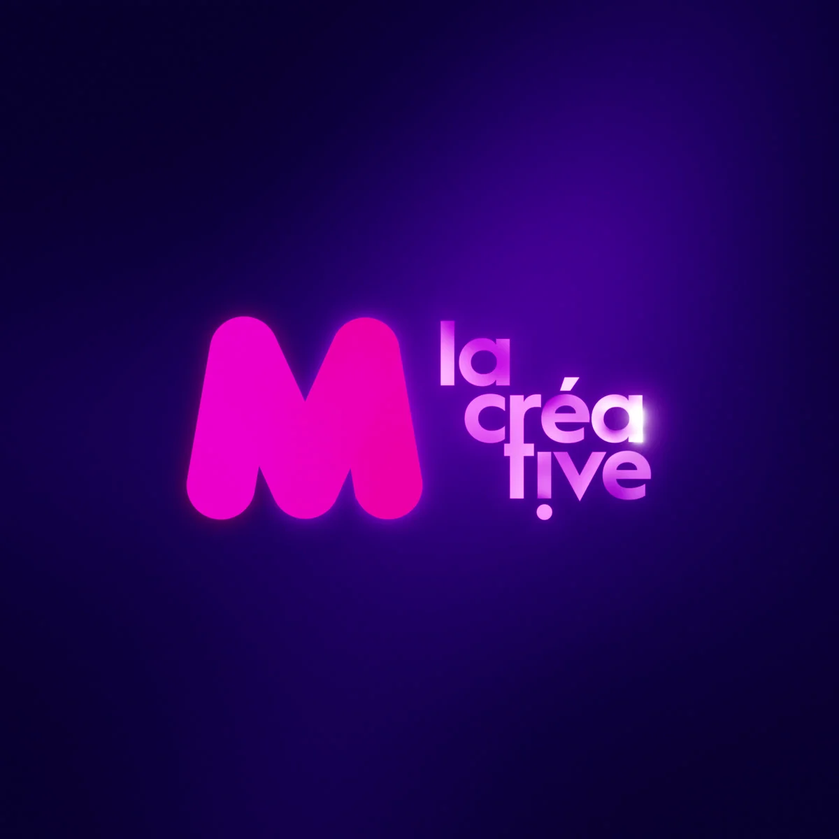 The glowing pink M la Créative logo against a dark violet background.
